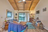 Peaceful Abode w/ Deck, 13 Mi to Black Sand Beach!