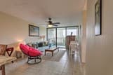 Hilo Condo w/ Pool Steps from Carlsmith Beach Park