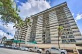 Waikiki Condo: Walk to Beach, Shops & Restaurants