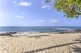 Kailua-Kona Condo w/ Ocean Views: Walk to Beach!