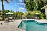 Quaint Hilo Vacation Rental w/ Community Pool!