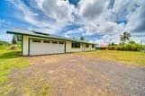 Peaceful Pahoa Getaway w/ Yard: 2 Mi to Ocean!